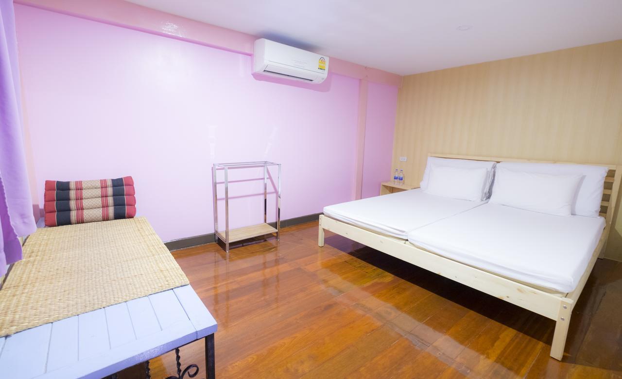 Check-In My Hostel Bangkok Eksteriør bilde