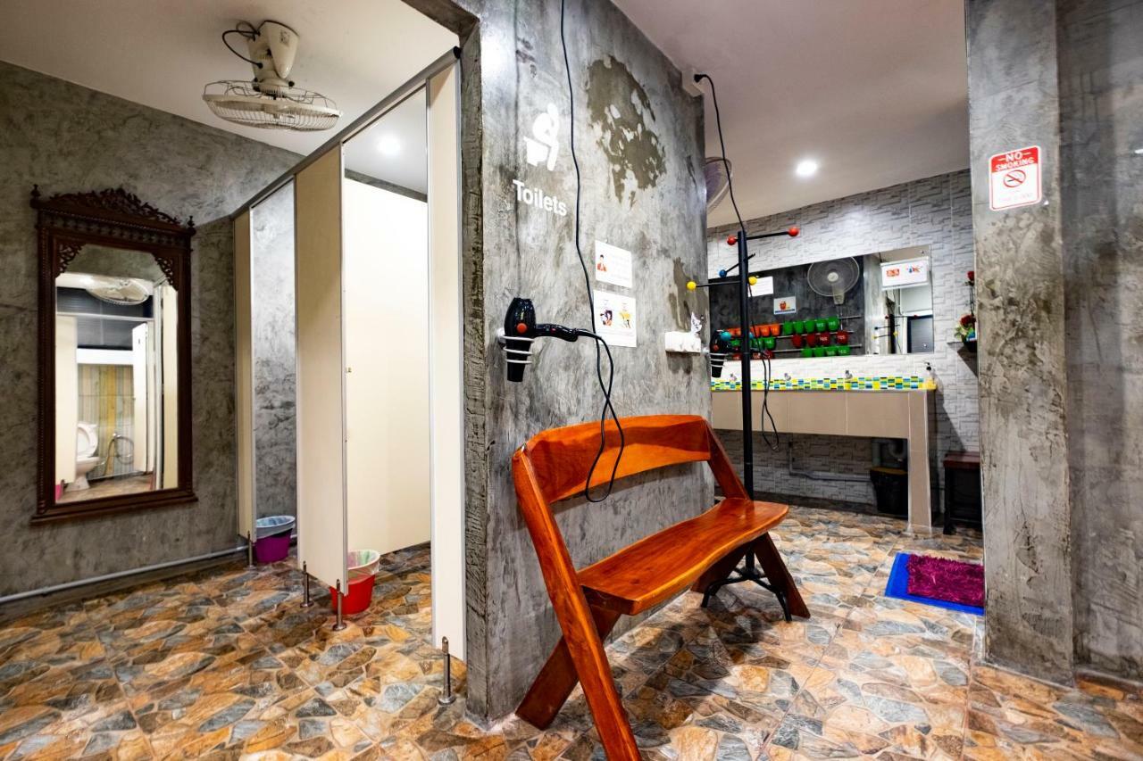 Check-In My Hostel Bangkok Eksteriør bilde