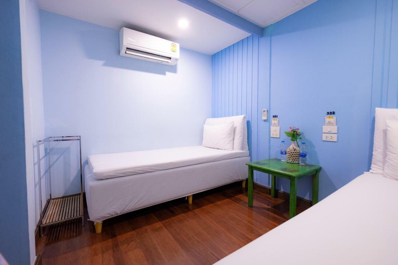 Check-In My Hostel Bangkok Eksteriør bilde