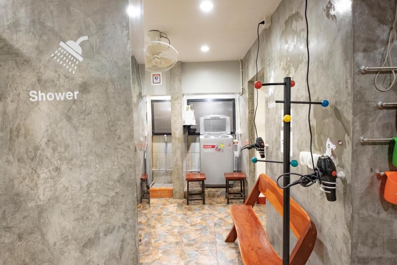 Check-In My Hostel Bangkok Eksteriør bilde